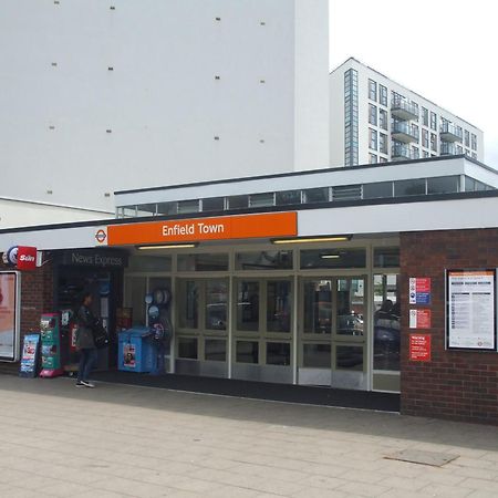 Skyvillion - Cozy Apartments In Enfield Town With Free Parking & Wifi 외부 사진