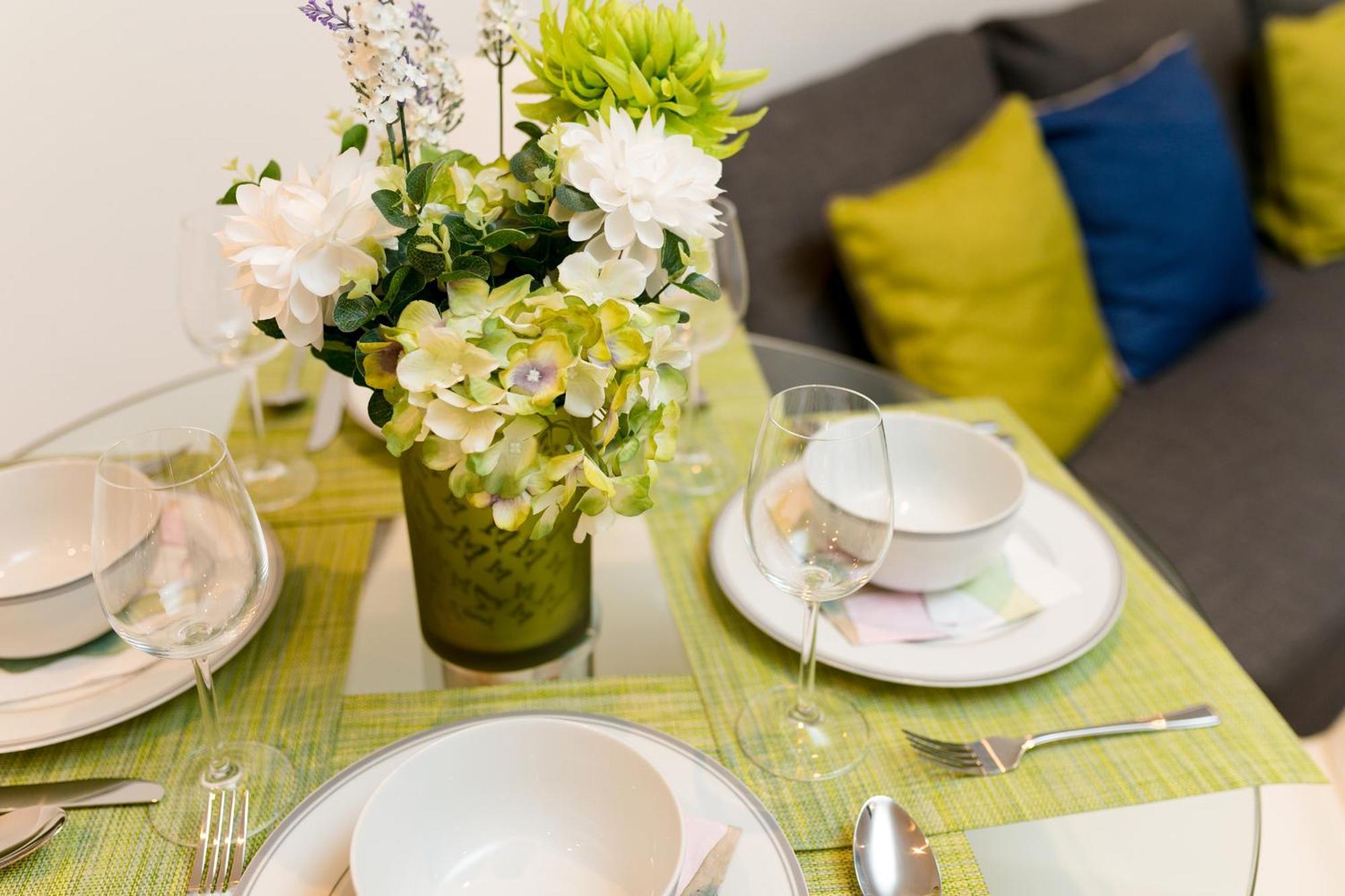 Skyvillion - Cozy Apartments In Enfield Town With Free Parking & Wifi 외부 사진